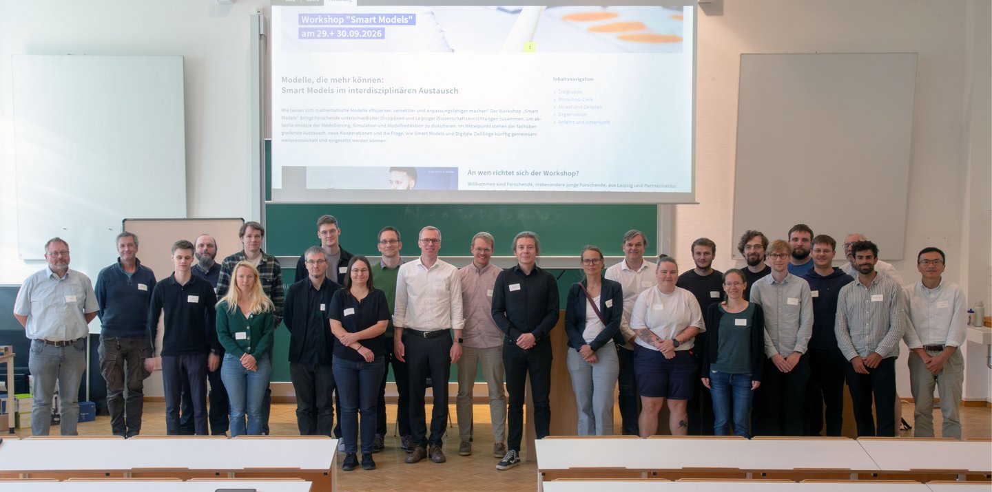 Gruppenfoto aller Teilnehmenden
